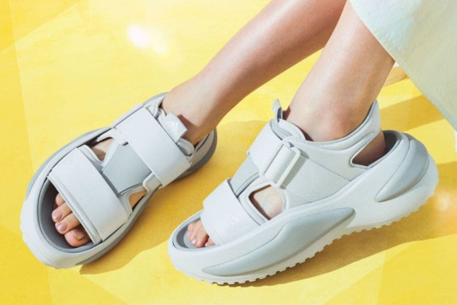 How to Style Winter Boots with Jeans, Joggers and Formal Wear